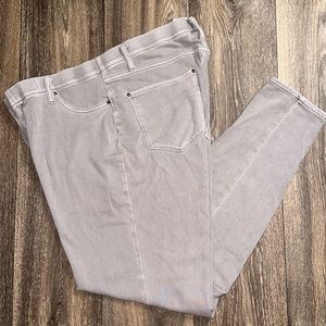 Grey Ankle Jeans